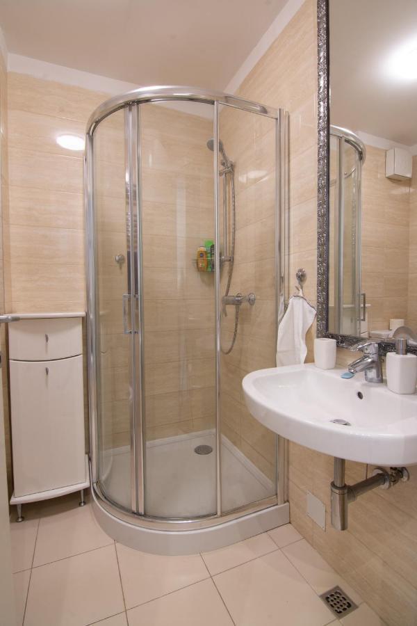 A Blok New Modern - Free Garage Parking, Comfortable, Quiet With A Park View Belgrado Exterior foto