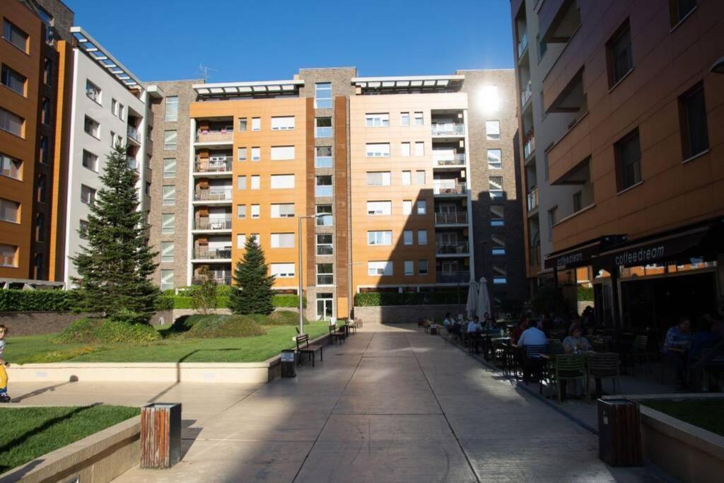 A Blok New Modern - Free Garage Parking, Comfortable, Quiet With A Park View Belgrado Exterior foto