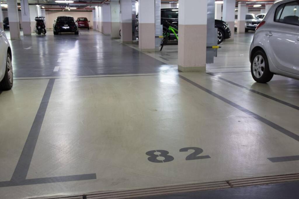 A Blok New Modern - Free Garage Parking, Comfortable, Quiet With A Park View Belgrado Exterior foto